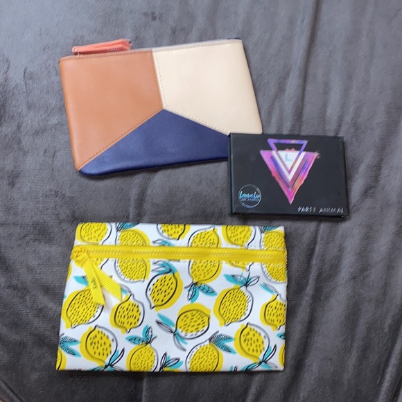 🦋3 piece makeup bundle! - Picture 2 of 7